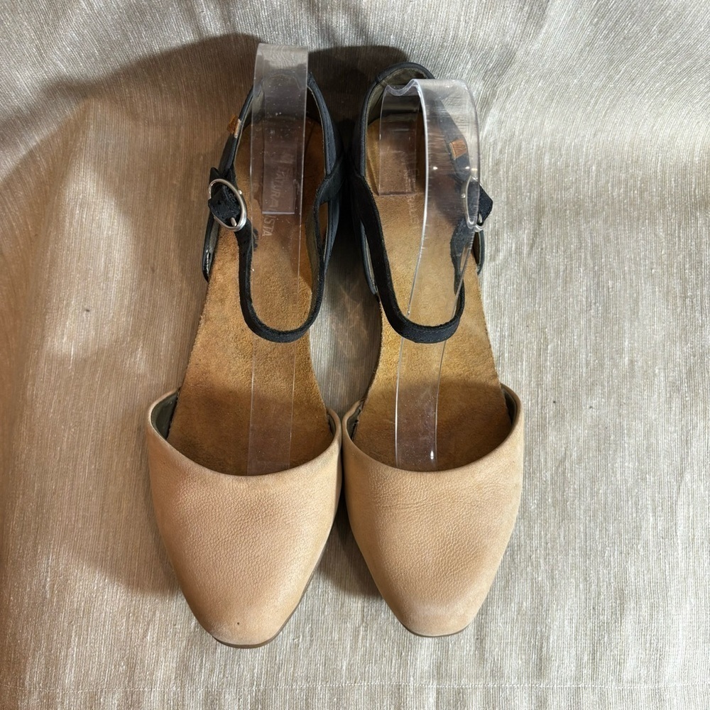 EL NATURALISTA Sz 41 Tan Black Pointy  Ankle Strap Leather Sandals Comfort Shoes - Picture 3 of 12